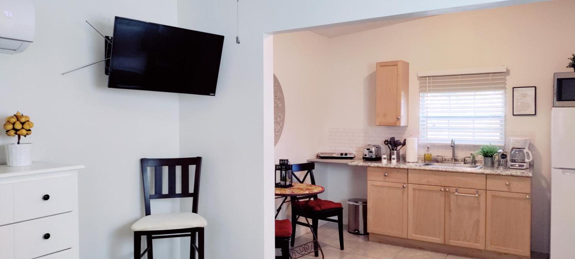 Loft Close To Downtown, Raymond Stadium, Airport And Many Places Tampa