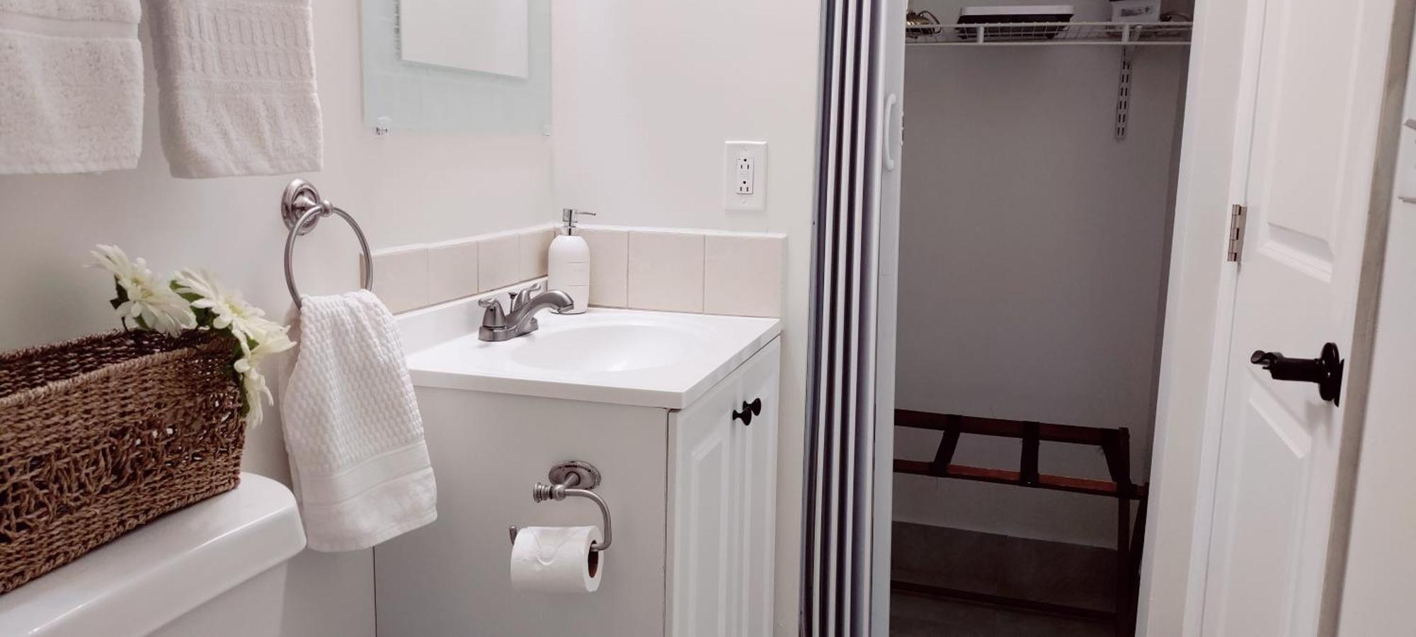Loft Close To Downtown, Raymond Stadium, Airport And Many Places Tampa