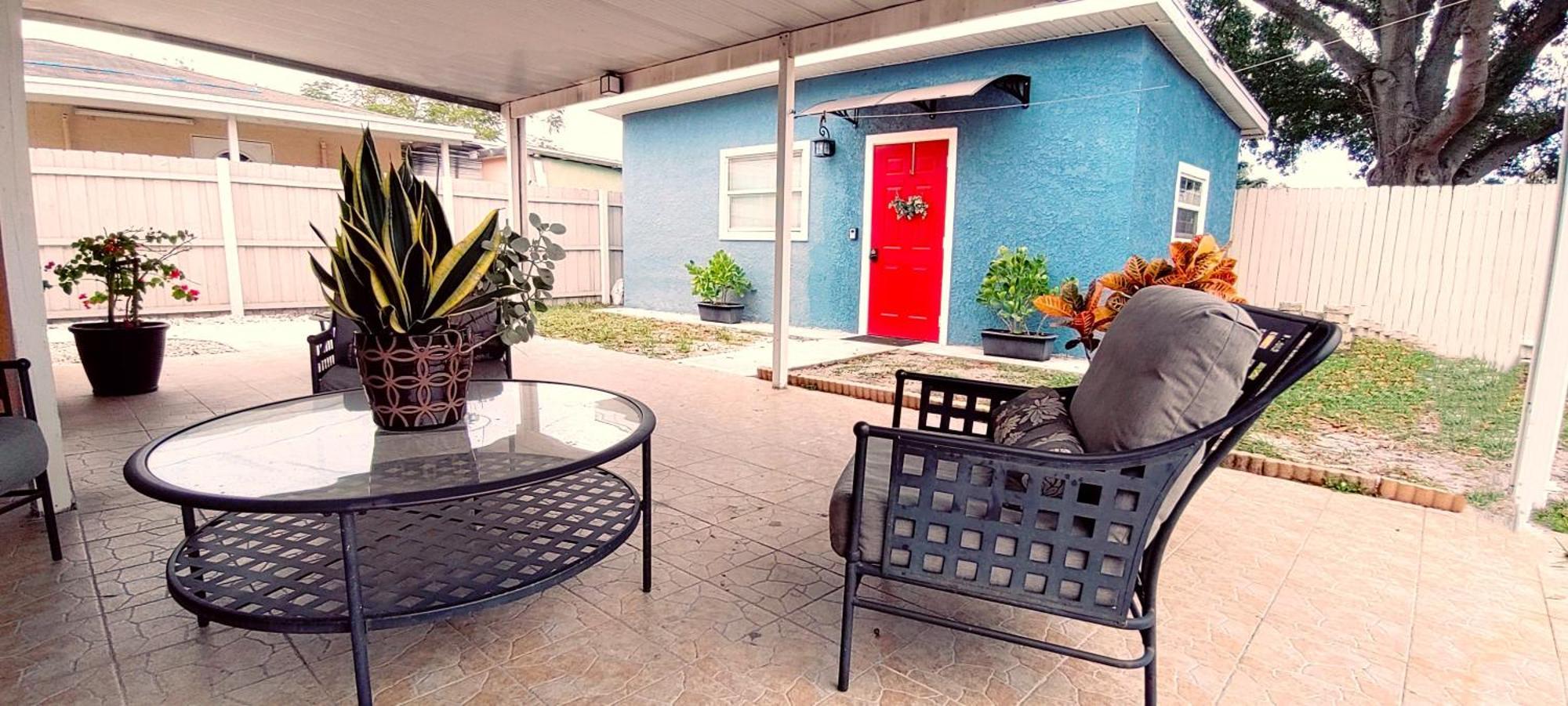 Apartment Loft Close To Downtown, Raymond Stadium, Airport And Many Places Tampa