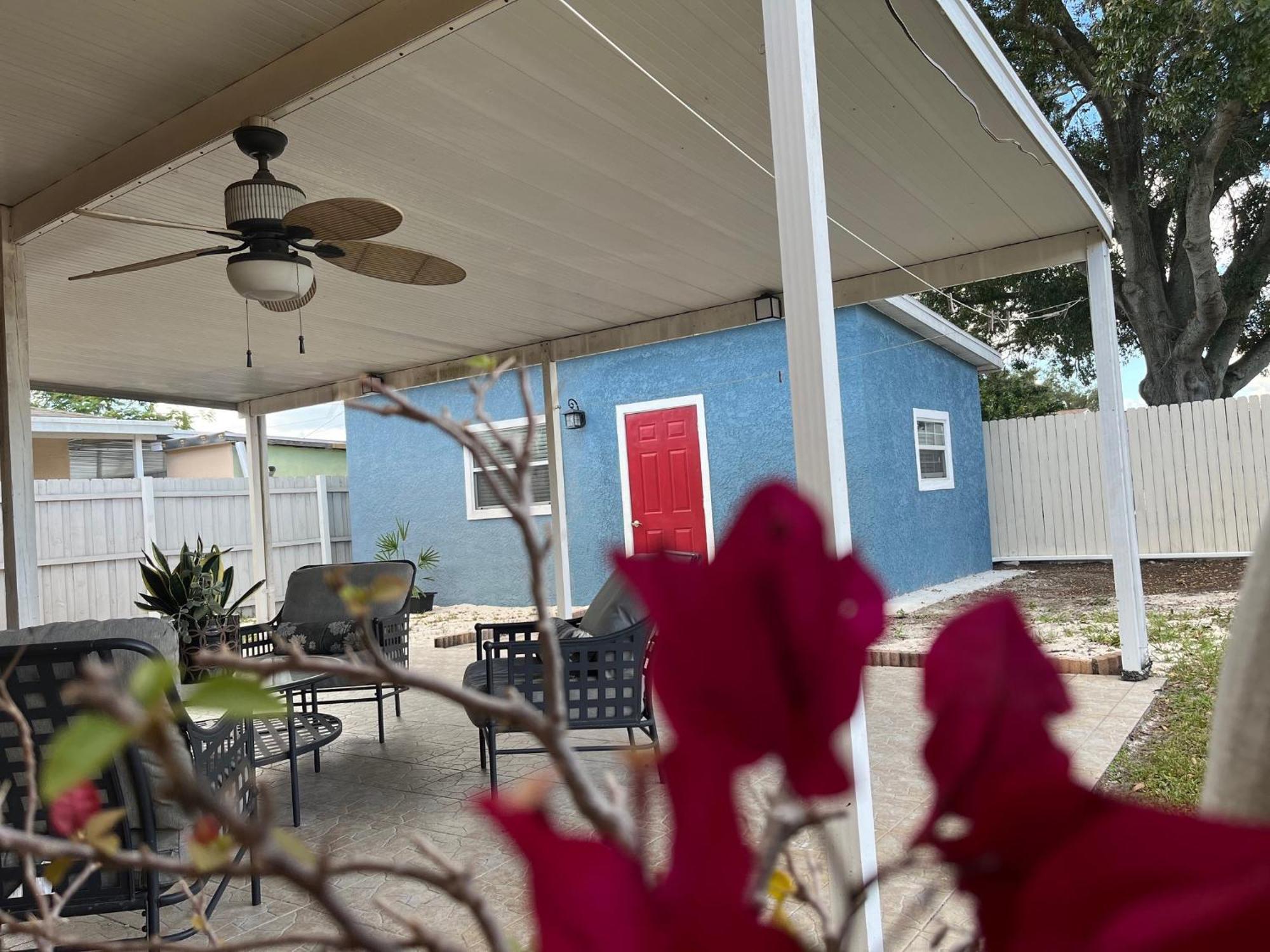 Loft Close To Downtown, Raymond Stadium, Airport And Many Places Tampa
